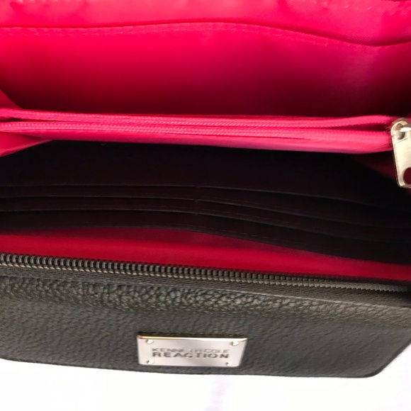 Kenneth Cole Reaction - Picture 3 of 4